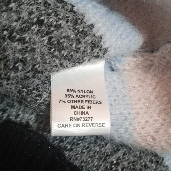 Elle Baby Blue Pink and Black Fuzzy Woman's Crewneck Sweater Size S - Picture 4 of 4